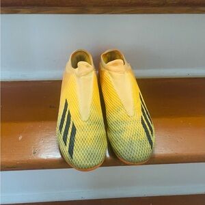 Soccer cleats